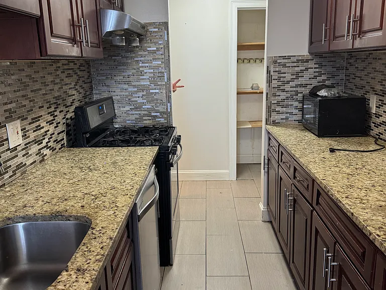 16 Shrewsbury Green Dr #I — Photo 20