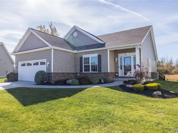 5614 Chatham Ln, Clarence Center, NY 14032