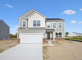 54375 Heron Cir, Chesterfield, MI 48047