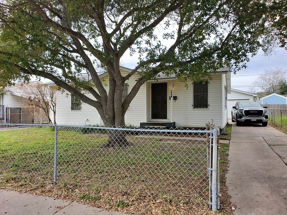 1st image of 4621 Vestal St