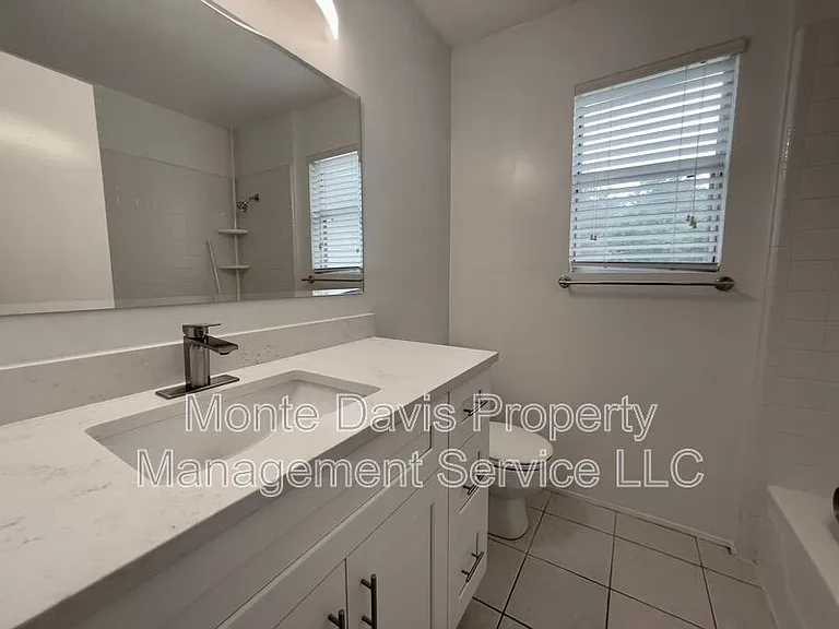 11506 Gun Fight Ln — Photo 23