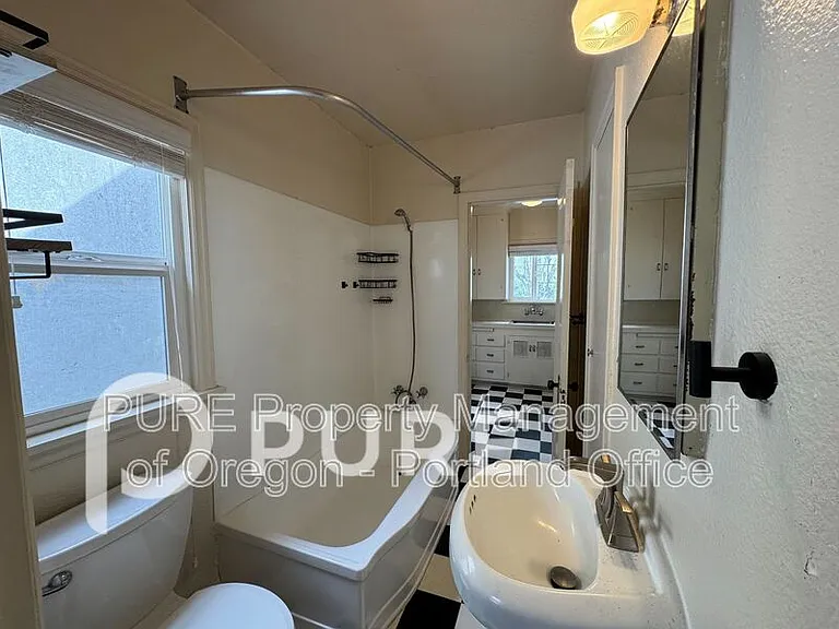 715 NE 20th Ave #1 — Photo 8