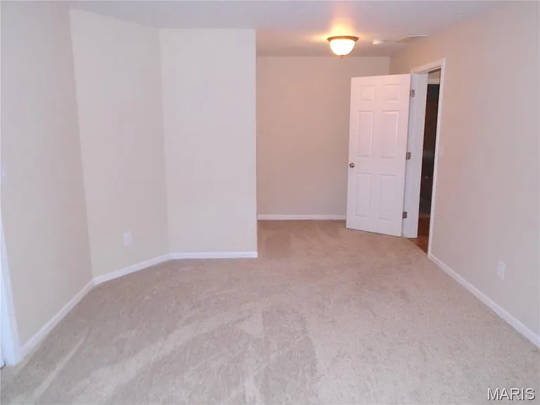 1109 Peachtree Ct — Photo 18