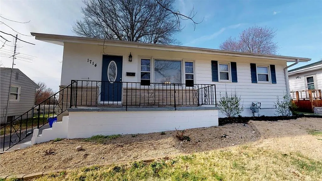 1714 N Foster Ave photo 1