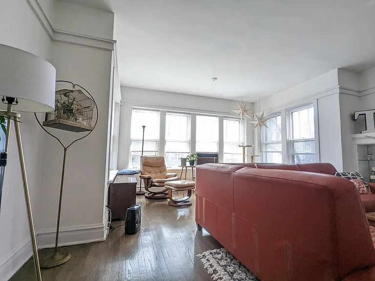 1458 W Belle Plaine Ave — Photo 4