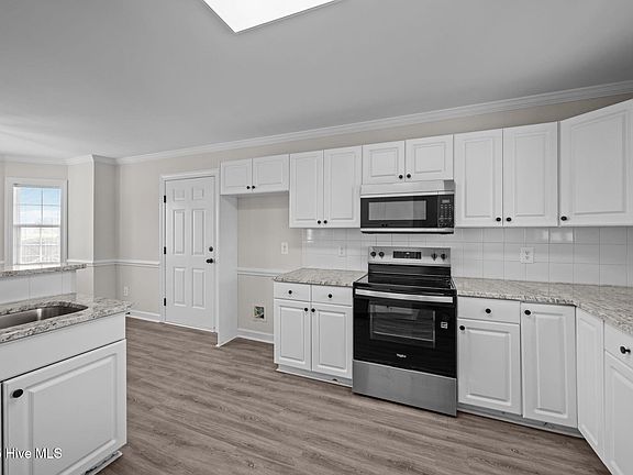 3rd image of 2629 Rosewood Drive