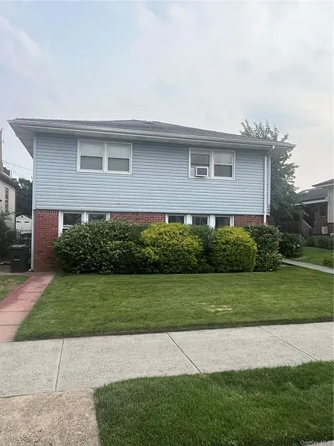 348 E Beech St #LOWER