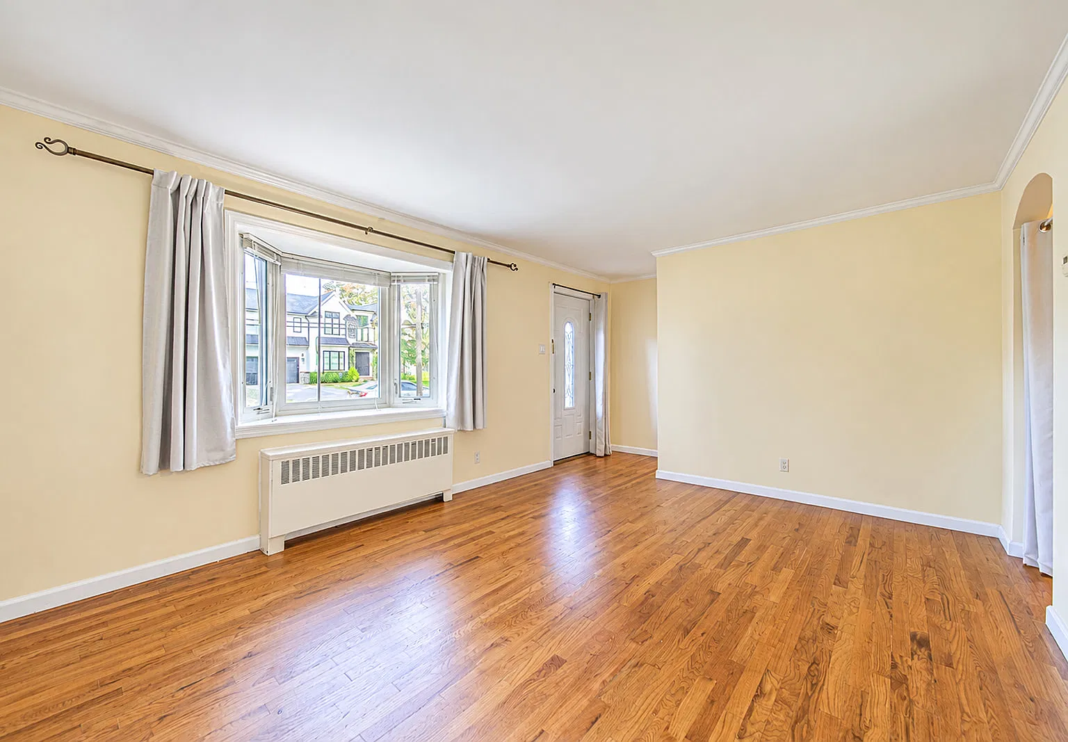 4 bed, 1590 sqft, $4,000 — Photo 2