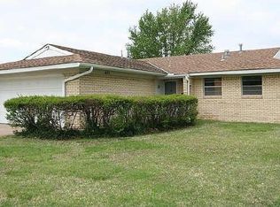 404 Oak Park Rd, Bartlesville, OK 74003