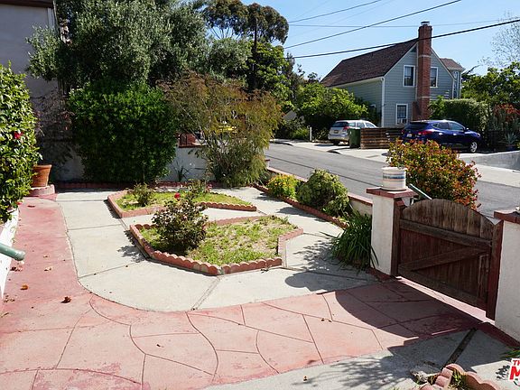 2nd image of 2227 Lemoyne St