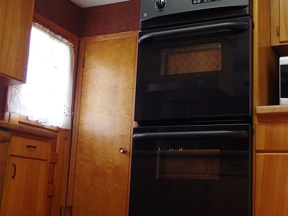 4th image of 7 Hillcrest Dr