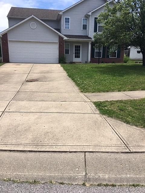 1st image of 8821 Mallard Green Dr