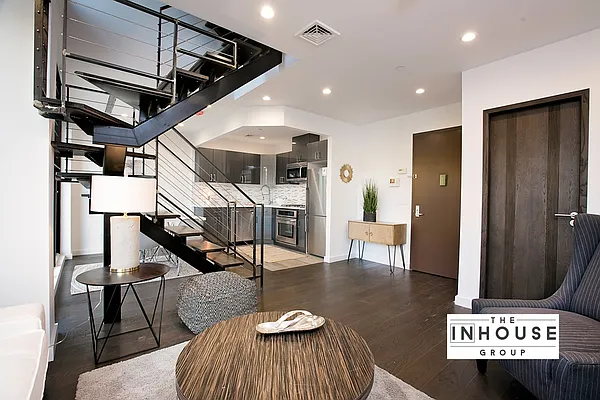 Sold by The In House Group | media 17