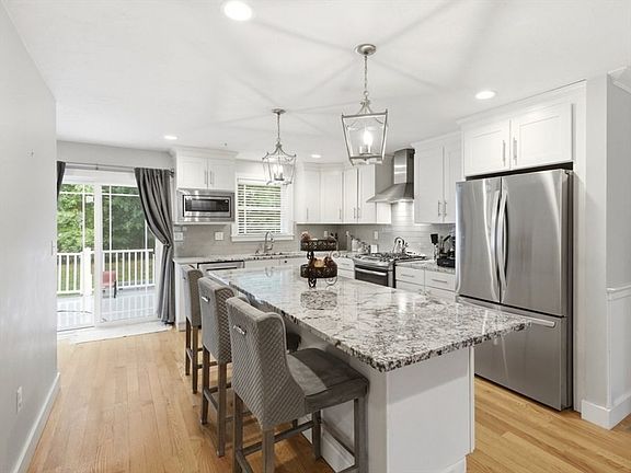 3rd image of 161 Chestnut St #C
