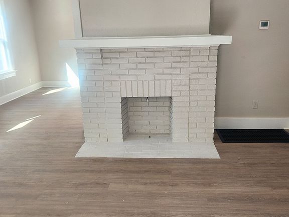 3rd image of 115 Floral Ave #115