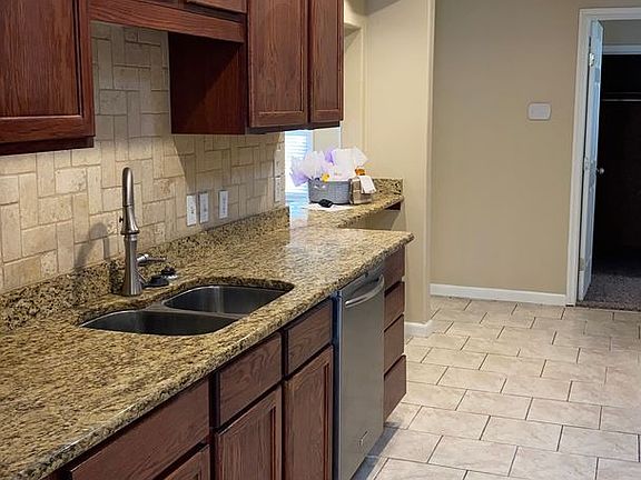 4th image of 3529 Suffolk Dr