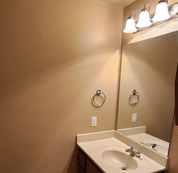 4701B Passion Flower Blvd — Photo 16
