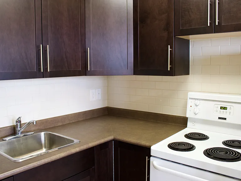 595 River Ave — Photo 7