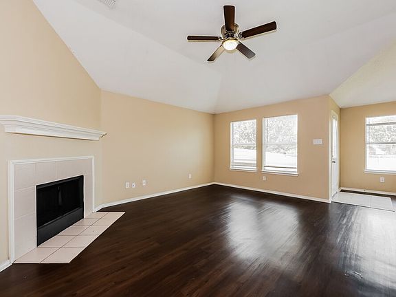 3rd image of 2021 Wildwood Dr