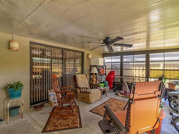 4th image of 923 Royal Oak Blvd