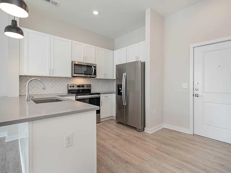 Middle Sound West Apartments — Photo 67