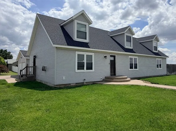 200 S Bopp Blvd, Lakin, KS 67860