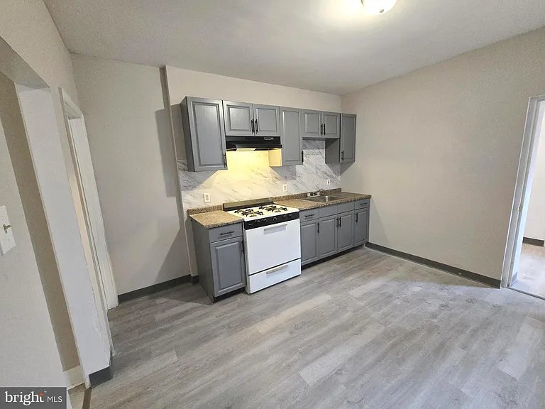 5109 N Fairhill St — Photo 6