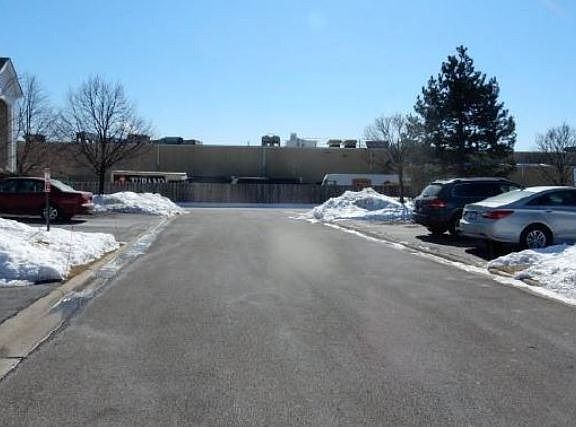 3rd image of 8972 W Heathwood Cir