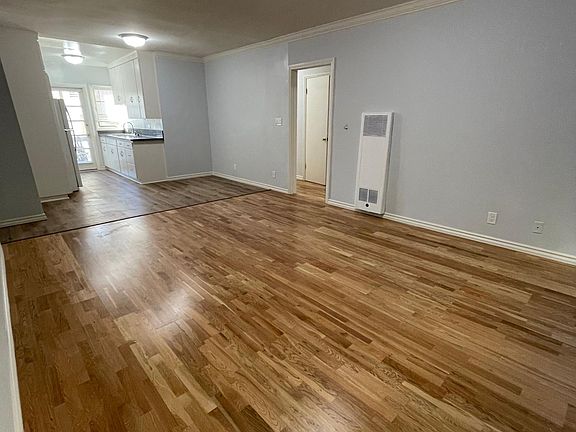2nd image of 2009 Argyle Ave #6