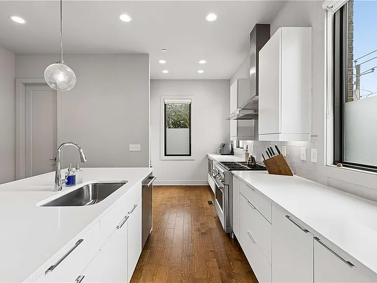 102 City View Ct NE — Photo 11