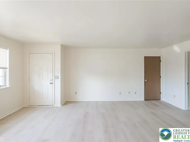 1464 Cedar Crest Blvd #18 — Photo 9