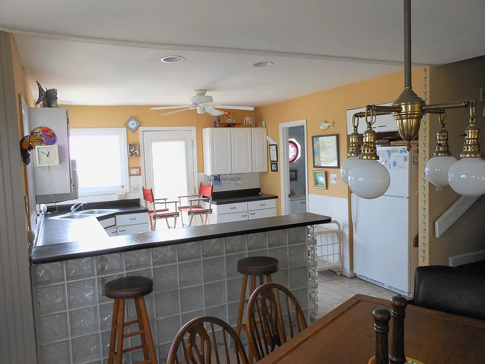 Dining and kitchen combo