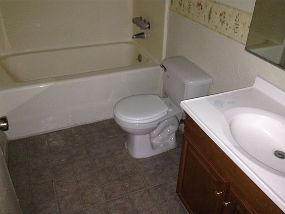 4th image of 73731 Serrano Dr APT 4