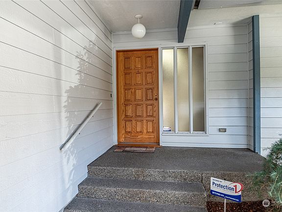 2nd image of 2955 Glenwood Drive #7