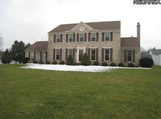 2800 Saint Albans Cir NW, North Canton, OH 44720