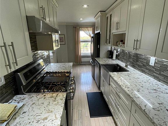4th image of 4727 Little Neck Pkwy APT 6H