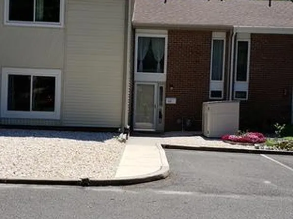 313 Barton Run Blvd, Marlton, NJ 08053