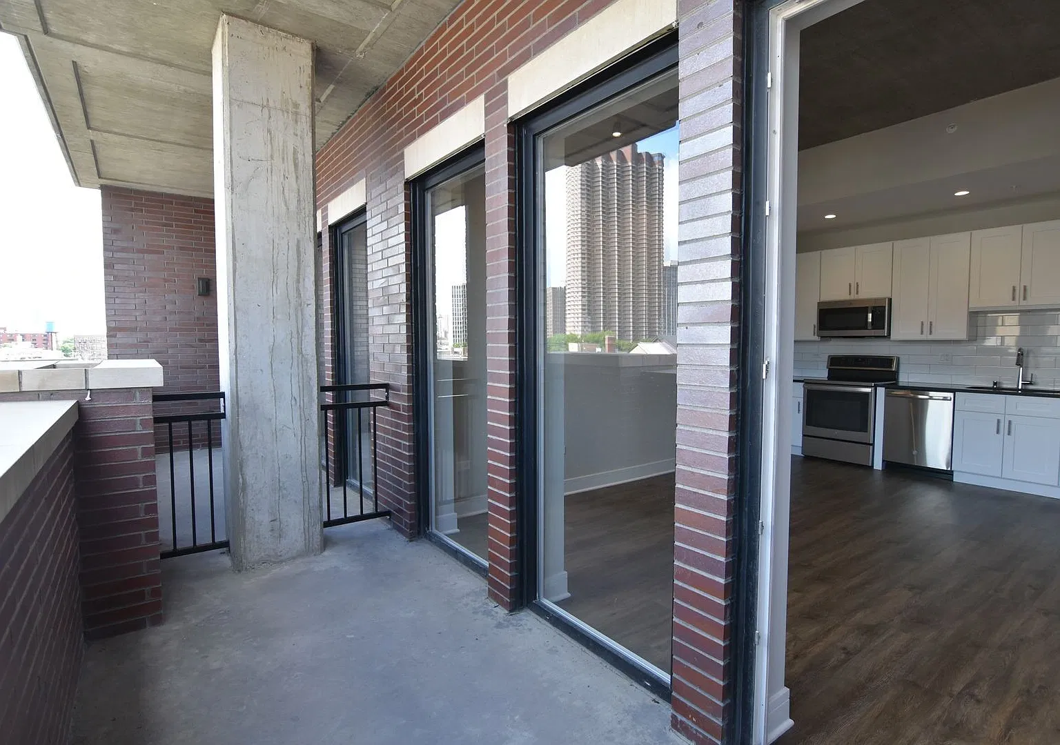 1 bed, 770 sqft, $2,850 — Photo 4