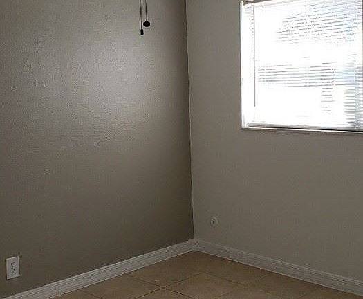 5th image of 4004 S Manhattan Ave APT 1