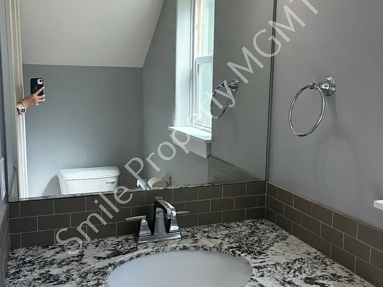 19416 SE River Rd — Photo 5