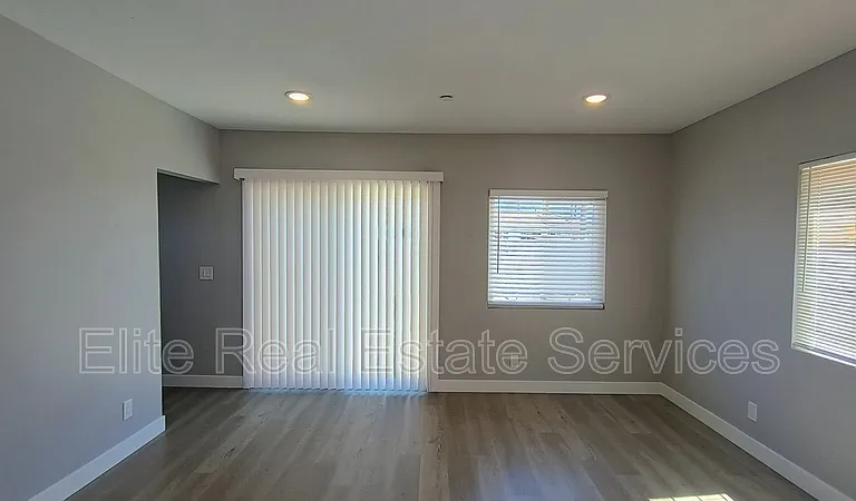 6375 Osler St — Photo 12
