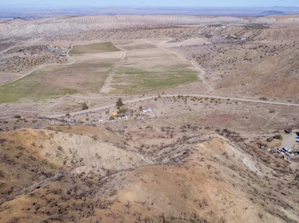 Vic Big Pines Rd Suite 170, Llano, CA 93544