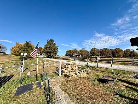 3rd image of 214 Elbert Stephens Rd