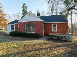 2 Cochran Hill Rd, Poughkeepsie, NY 12603