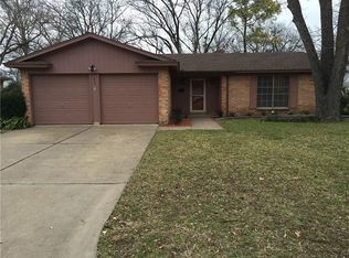 225 Lester St, Burleson, TX 76028