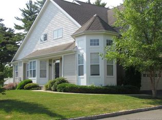 8 Goodwin Cir, Hartford, CT 06105