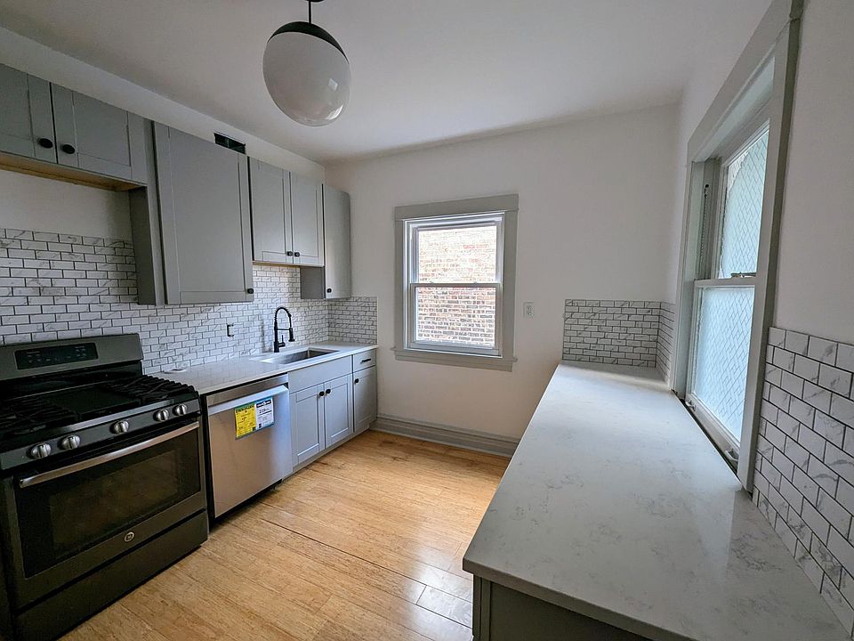 1st image of 3336 N Hamlin Ave