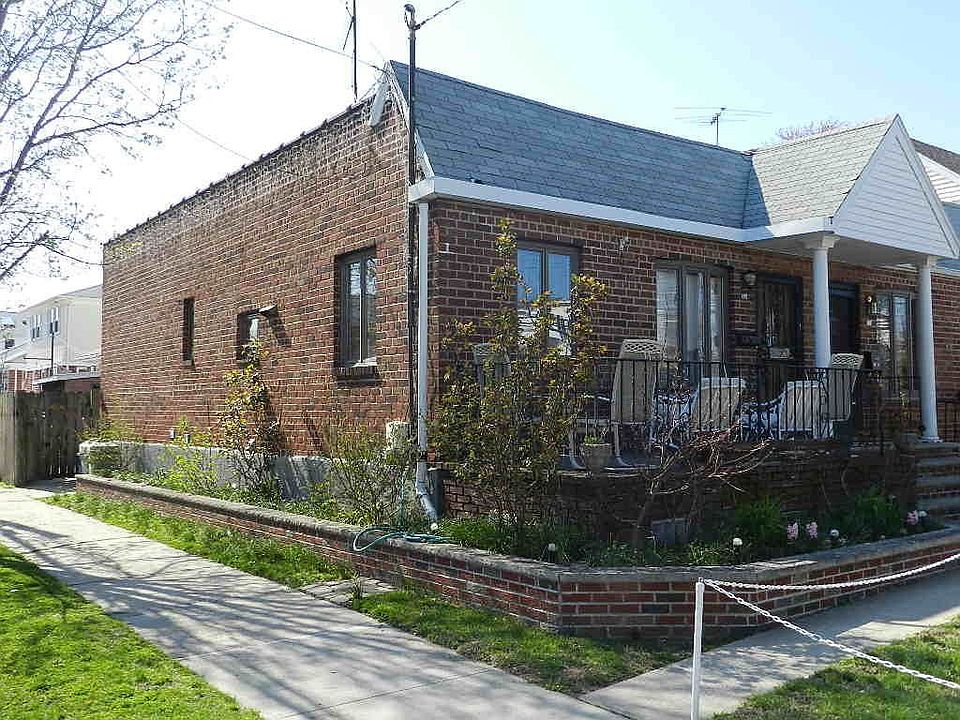1st image of 4618 202nd St