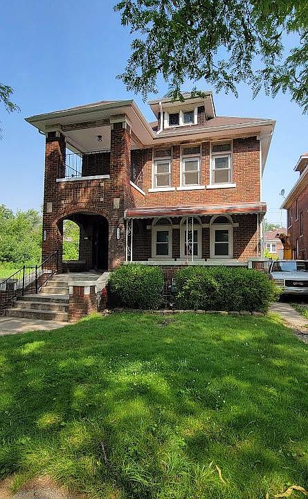 1st image of 2678 Fullerton Ave