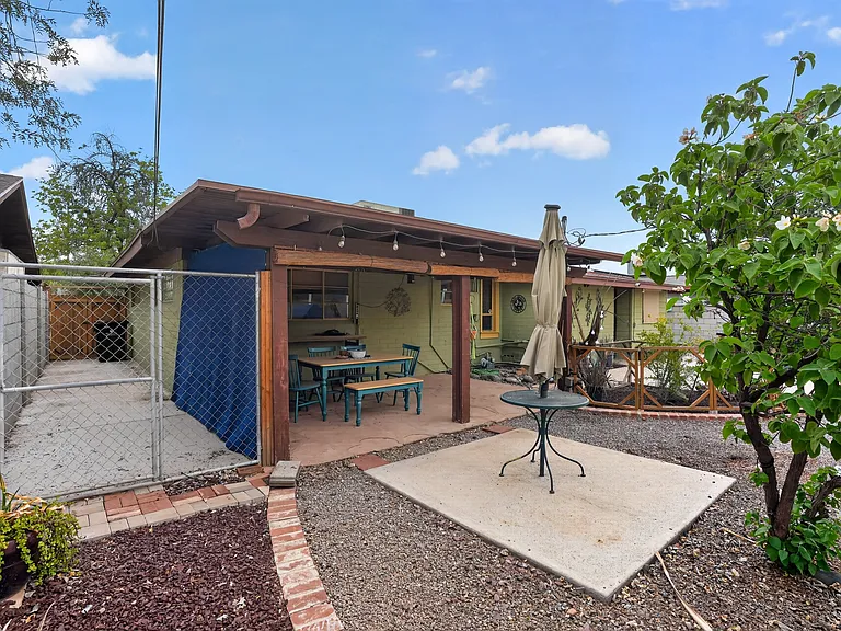 315 W Glenrosa Ave — Photo 18